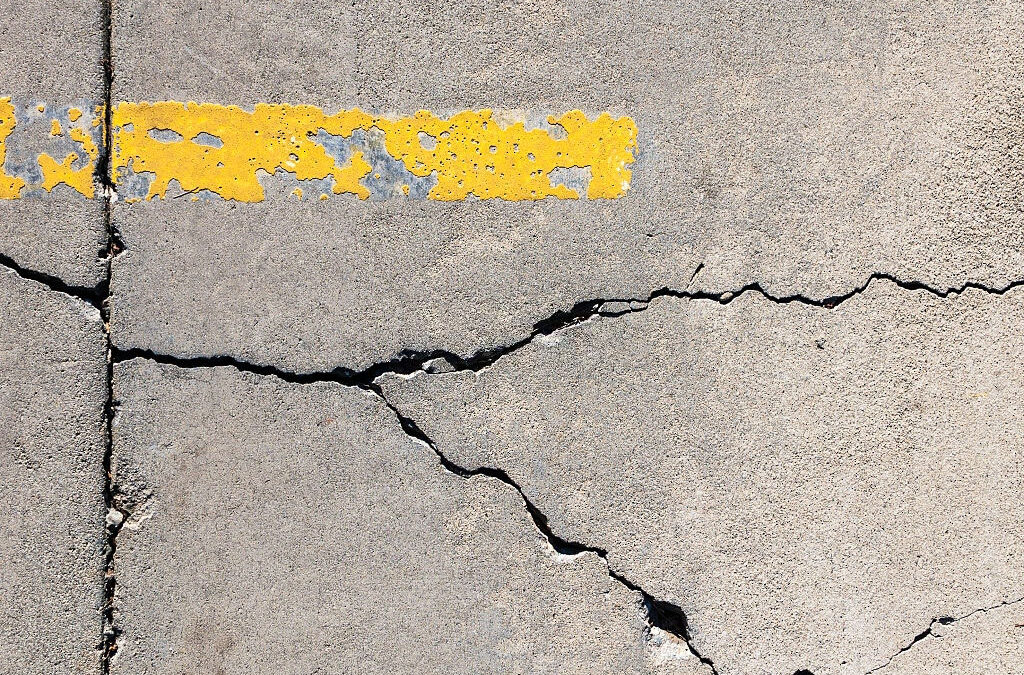 concrete cracks on ground - Repairing Cracks In Concrete