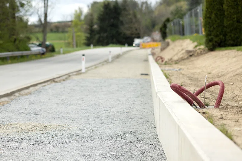 How Does Proper Drainage Affect Concrete Sidewalks Installation?
